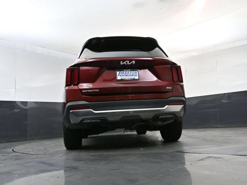 Certified 2024 Kia Sorento S w/ Panoramic Sunroof Package AWD/4WD image 22