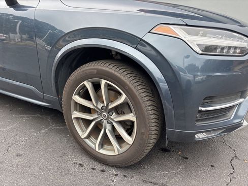 Used 2019 Volvo XC90 T5 Momentum w/ Multimedia Package image 2