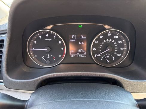 Used 2017 Hyundai Elantra SE image 15