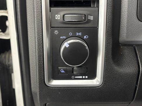 Used 2018 RAM 2500 SLT image 16