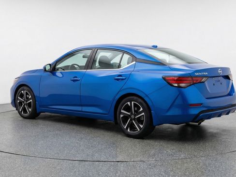 Used 2025 Nissan Sentra SV image 5