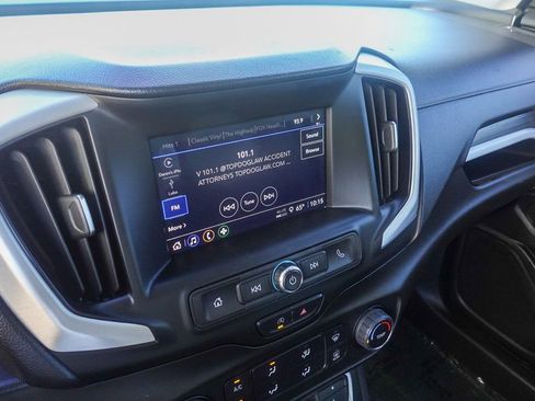 Used 2022 GMC Terrain SLE image 23