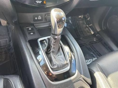 Used 2022 Nissan Rogue Sport SL AWD/4WD image 16