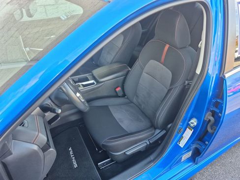 Used 2023 Nissan Sentra SR w/ Electronics Package image 16