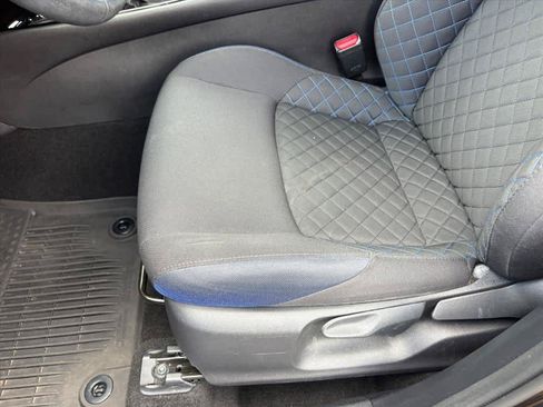 Used 2022 Toyota C-HR XLE FWD image 24