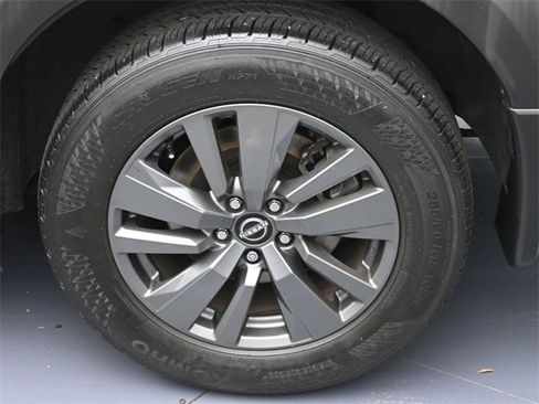 Used 2024 Nissan Pathfinder SV w/ Lighting Package (N92) image 8