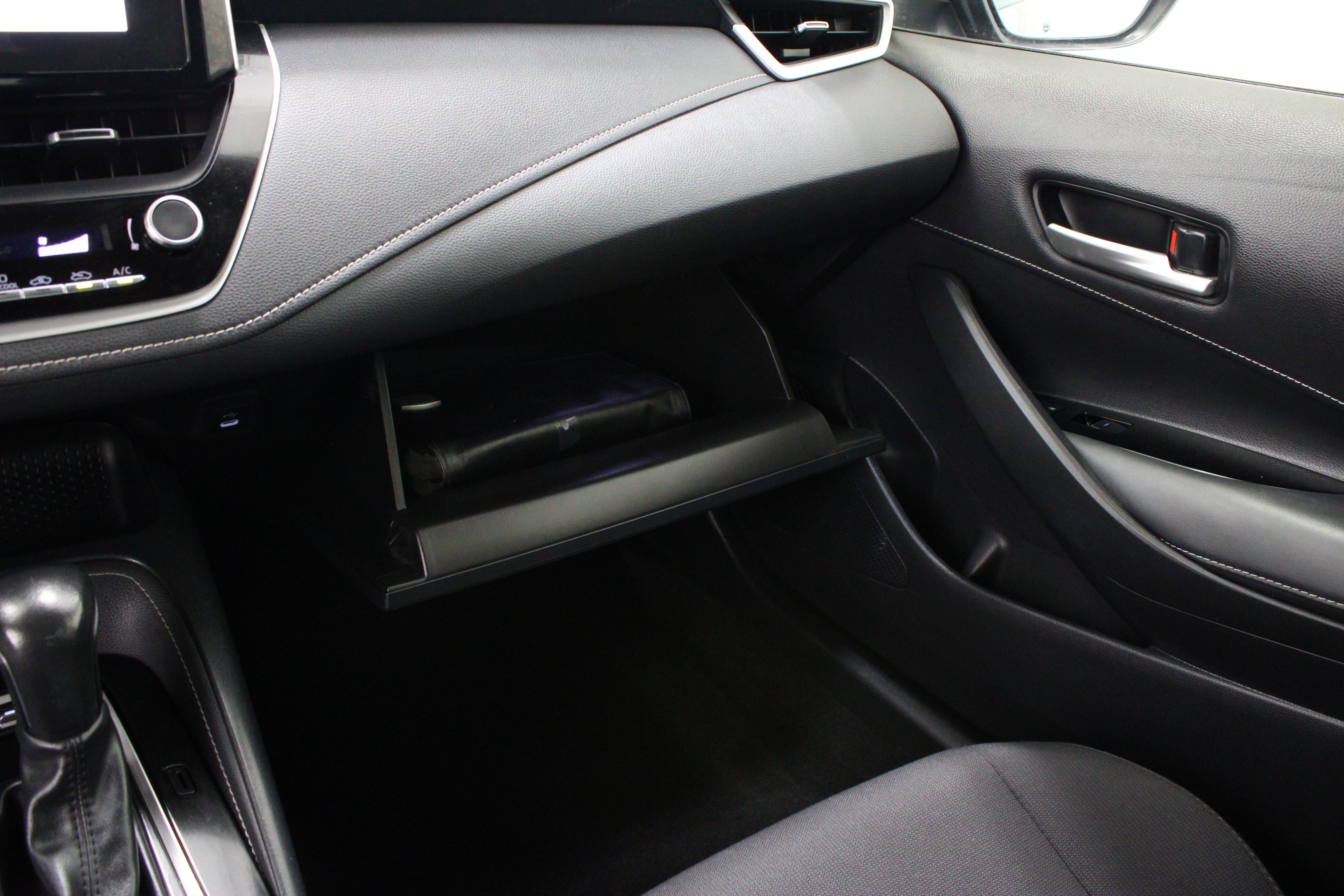 Used 2025 Toyota Corolla SE FWD image 21