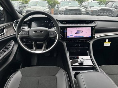 New 2026 Jeep Grand Cherokee Altitude RWD image 21