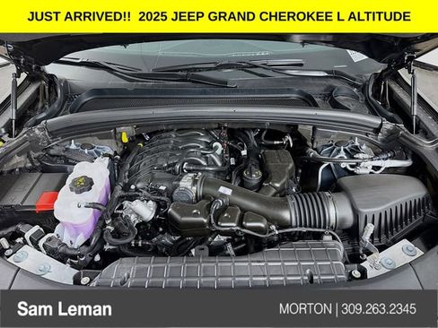 New 2025 Jeep Grand Cherokee L Altitude image 31