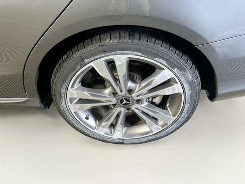Used 2018 Mercedes-Benz C 300 4MATIC Sedan image 11