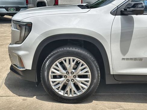 Certified 2026 GMC Acadia Elevation w/ Elevation Premium Package FWD image 32