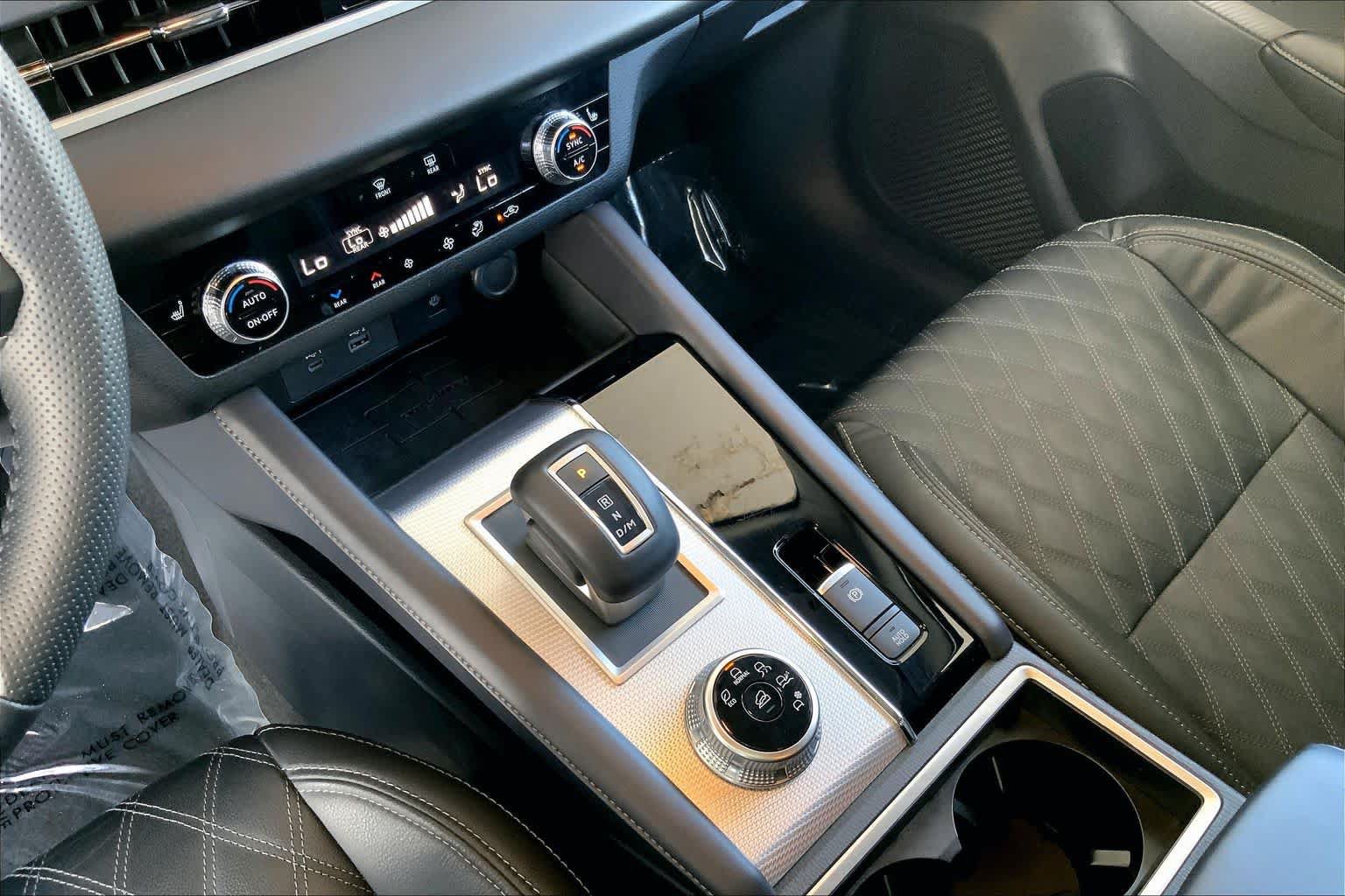 Used 2024 Mitsubishi Outlander SEL FWD image 17