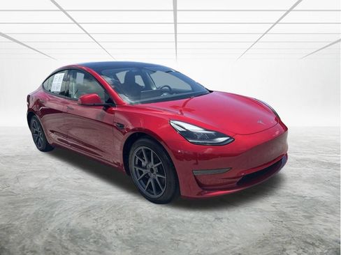 Used 2023 Tesla Model 3 Standard Range RWD image 2