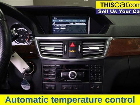 Used 2011 Mercedes-Benz E 550 4MATIC Sedan image 15