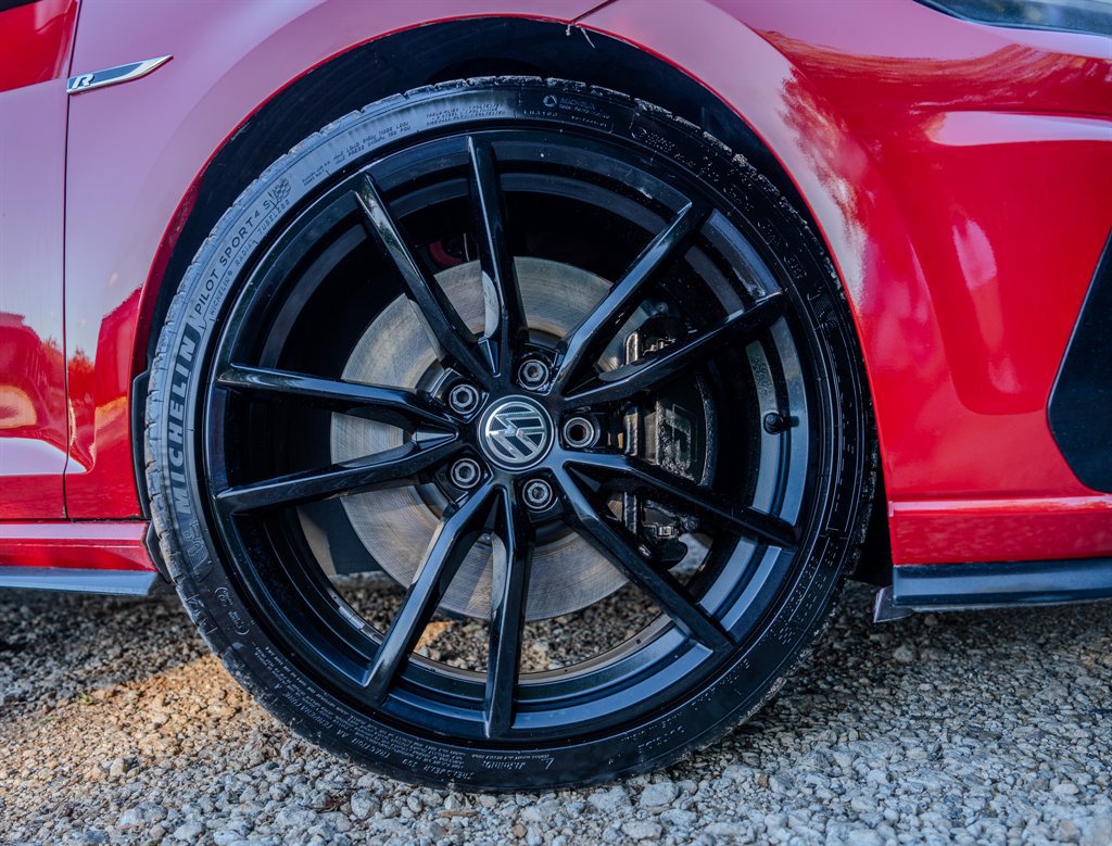 Used 2019 Volkswagen Golf R 4-Door AWD/4WD image 13