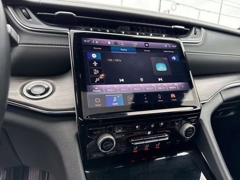 Used 2022 Jeep Grand Cherokee L Overland w/ Luxury Tech Group IV image 30