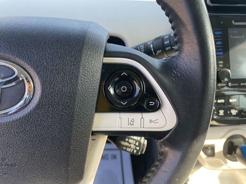 Used 2018 Toyota Prius Three image 17