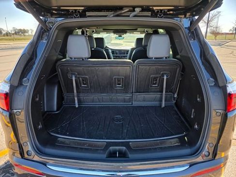 Used 2023 Buick Enclave Premium image 31