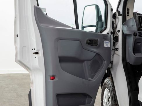 Used 2018 Ford Transit 350 XL image 9