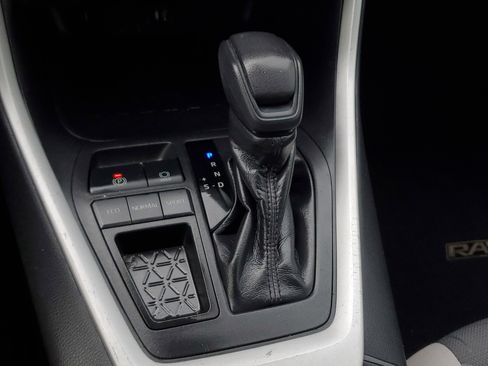 Used 2019 Toyota RAV4 XLE FWD image 28