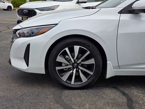 Used 2024 Nissan Sentra SV w/ SV Premium Package image 15