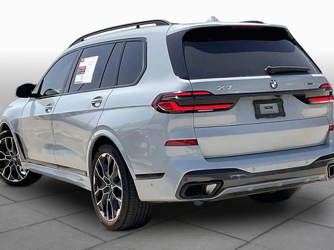 Used 2024 BMW X7 xDrive40i w/ M Sport Package AWD/4WD image 12