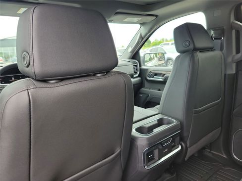 New 2026 GMC Sierra 1500 SLT AWD/4WD image 14