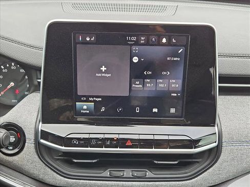 Used 2025 Jeep Compass Latitude image 13