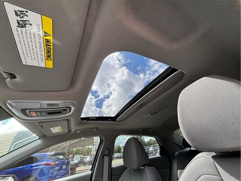 Used 2022 Hyundai Elantra SEL w/ Convenience + Premium Package FWD image 36