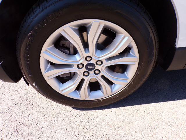 Certified 2022 Ford Edge Titanium AWD/4WD image 4