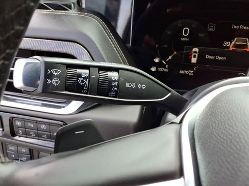 Used 2025 GMC Yukon Elevation AWD/4WD image 19
