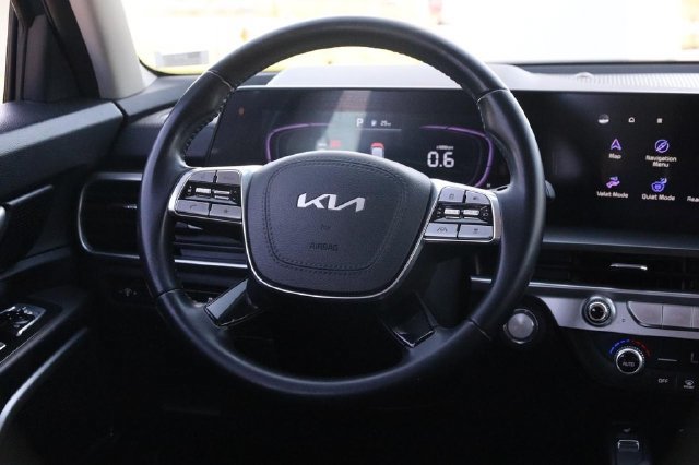 Used 2025 Kia Telluride S FWD image 30