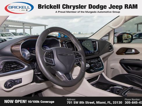 Used 2022 Chrysler Pacifica Limited image 14