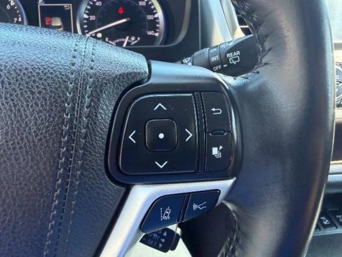 Used 2017 Toyota Highlander Limited AWD/4WD image 20