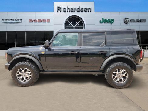 Used 2025 Ford Bronco Badlands AWD/4WD image 3