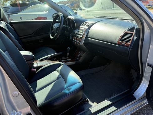 Used 2004 Nissan Altima 3.5 SE image 12