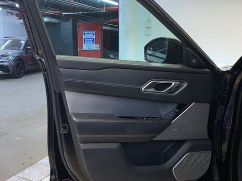 Used 2020 Land Rover Range Rover Velar R-Dynamic HSE image 13