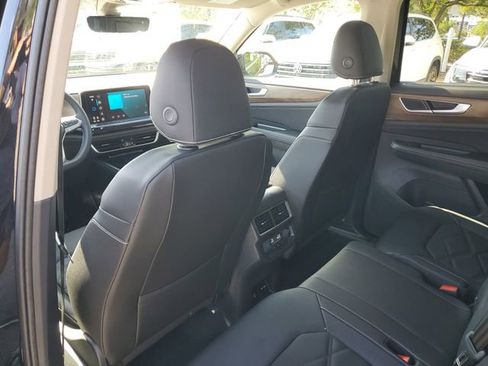 New 2026 Volkswagen Atlas SE FWD image 10
