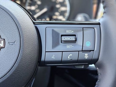 New 2025 Nissan Pathfinder SL w/ Black Appearance Package image 17