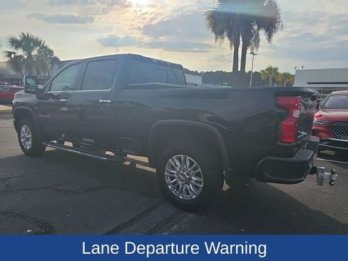 Used 2022 Chevrolet Silverado 2500 High Country w/ Z71 Off-Road Package image 9