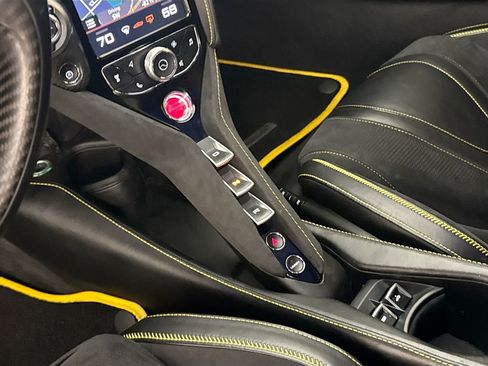 Used 2020 McLaren 720S Performance image 17