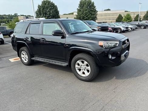 Used 2016 Toyota 4Runner SR5 AWD/4WD image 3