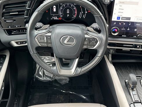 Used 2023 Lexus RX 350 Premium image 17