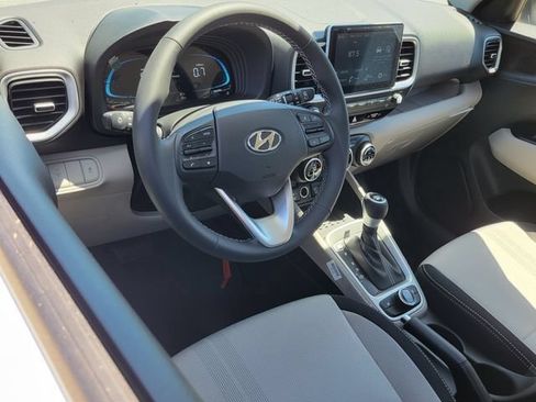 New 2026 Hyundai Venue SEL FWD image 5