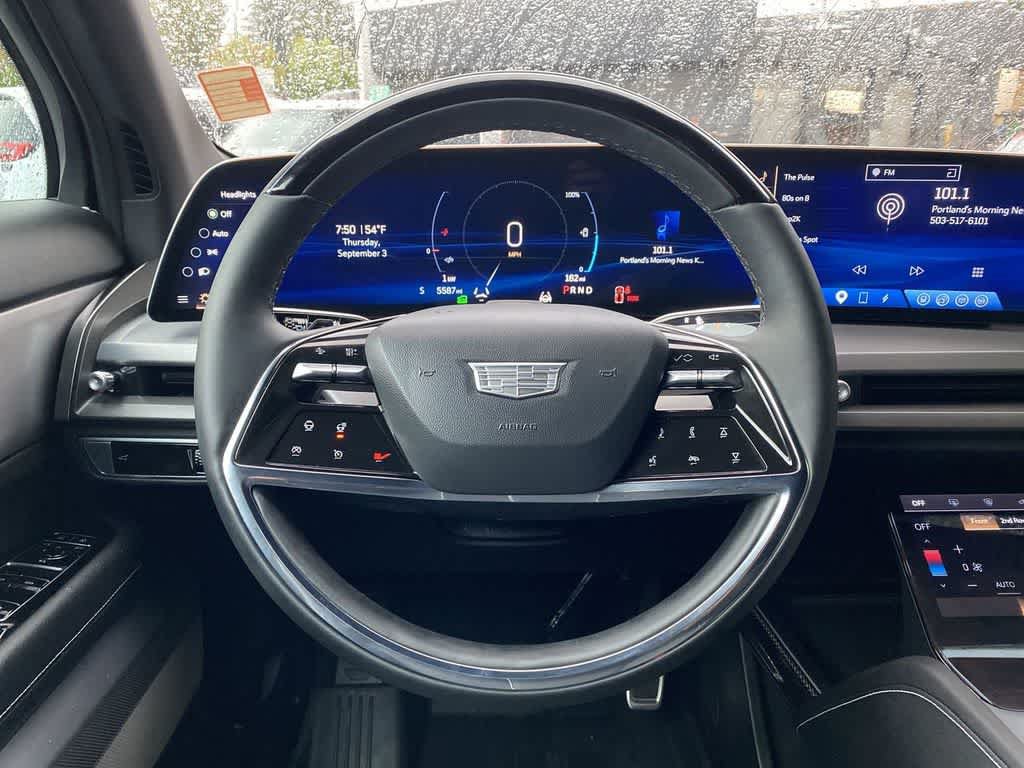 Certified 2026 Cadillac Vistiq Premium Luxury w/ LPO, Floor Liner Package AWD/4WD image 20