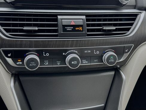 Used 2022 Honda Accord EX-L image 12