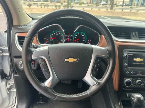 Used 2017 Chevrolet Traverse LT w/ Traveler's Package image 13