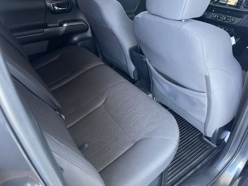 Used 2019 Toyota Tacoma TRD Sport w/ Technology Package RWD image 18