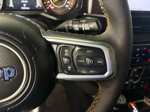 Used 2024 Jeep Wrangler Unlimited Sahara AWD/4WD image 18