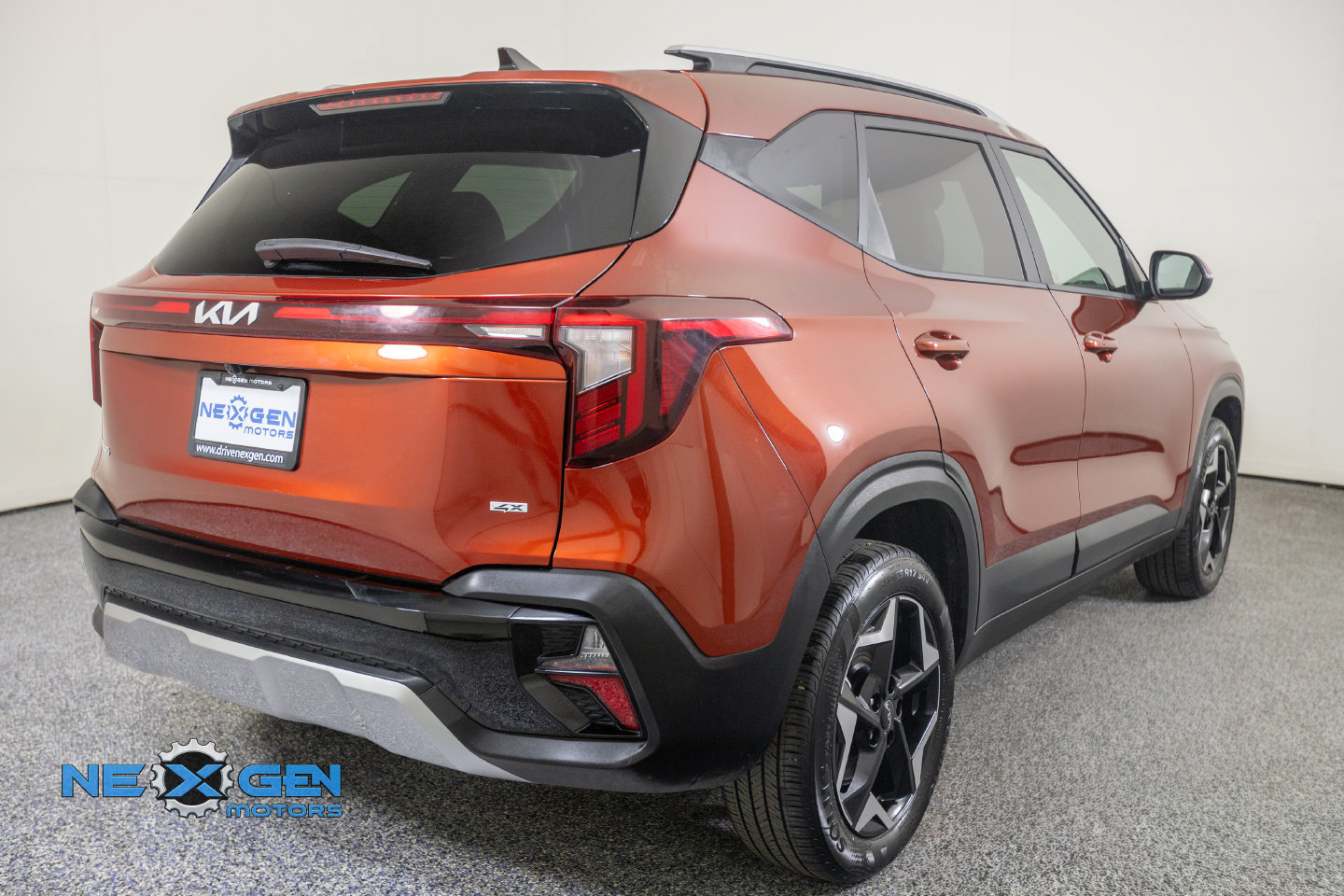 Used 2025 Kia Seltos S AWD/4WD image 35